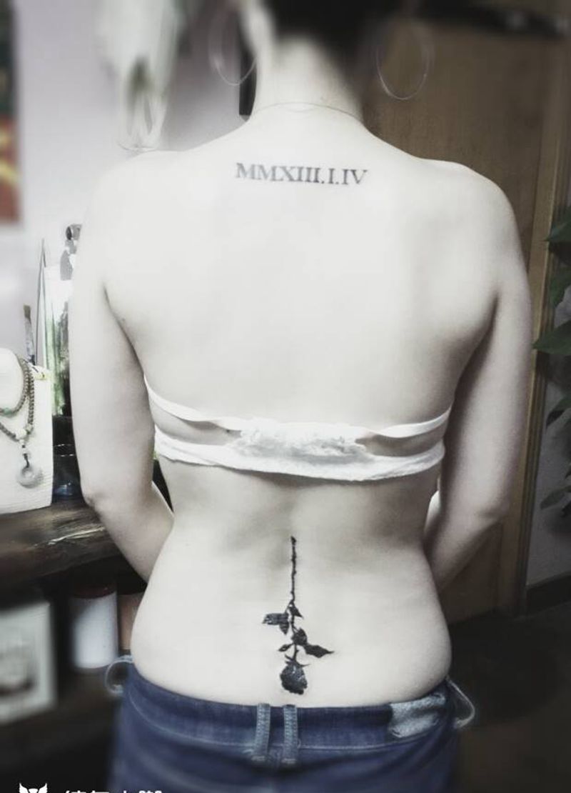 美背小图纹身图片_背部清新字符原创成品纹身图案