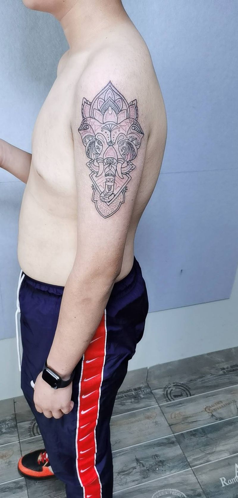 几何 象  未完成纹身图片_手臂几何点刺纹身图案