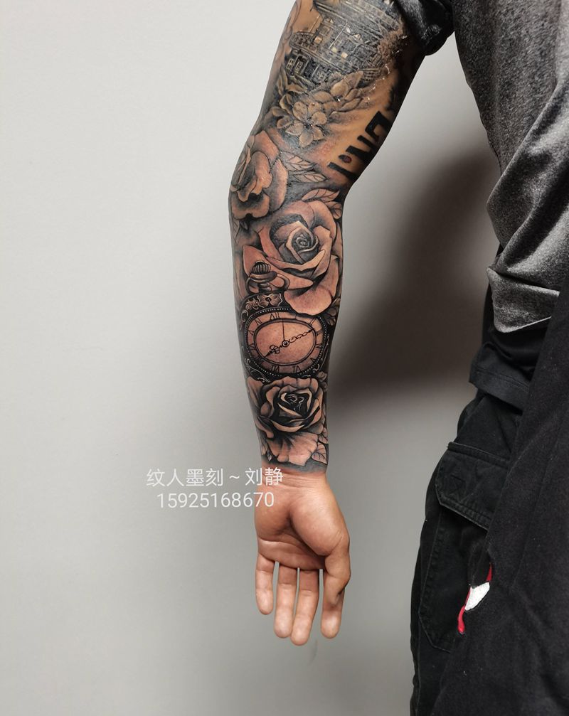 怀表玫瑰纹身图片_手臂欧美写实纹身图案