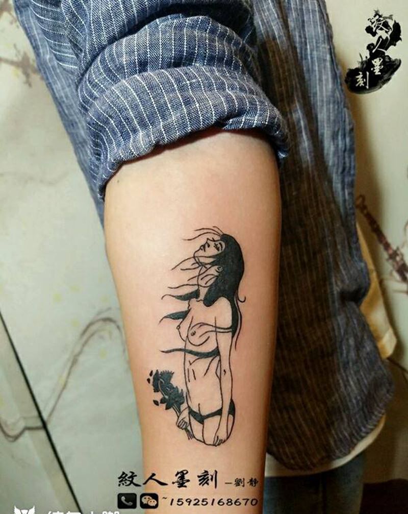 女王大人纹身图片_手臂欧美人物昆明云南纹人墨刻成品纹身图案