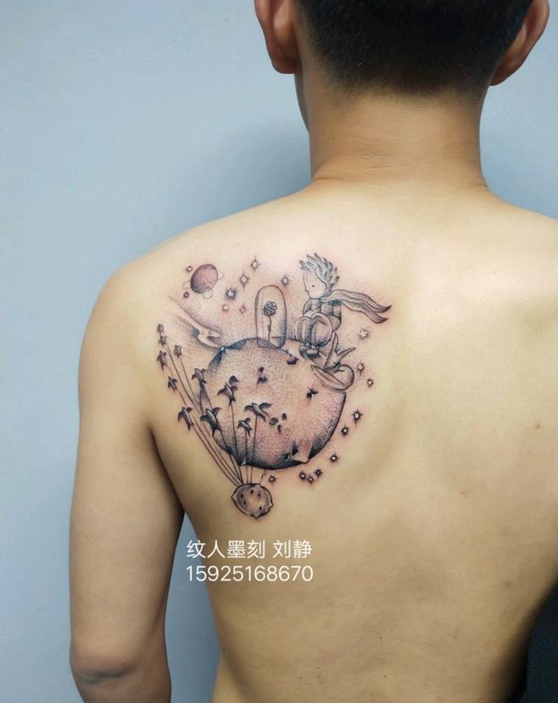 飞翔纹身图片_背部点刺小清新纹身图案