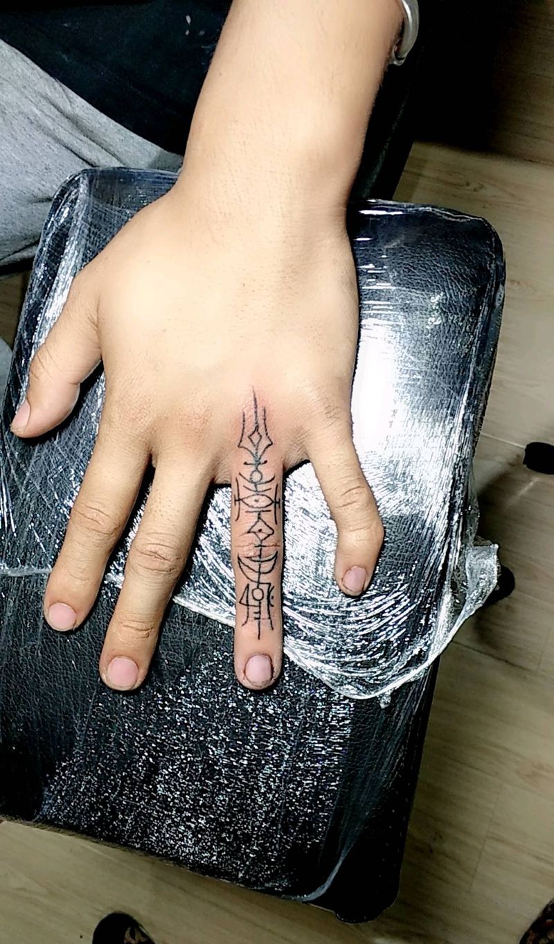 藏文纹身图片_手部新传统纹身图案