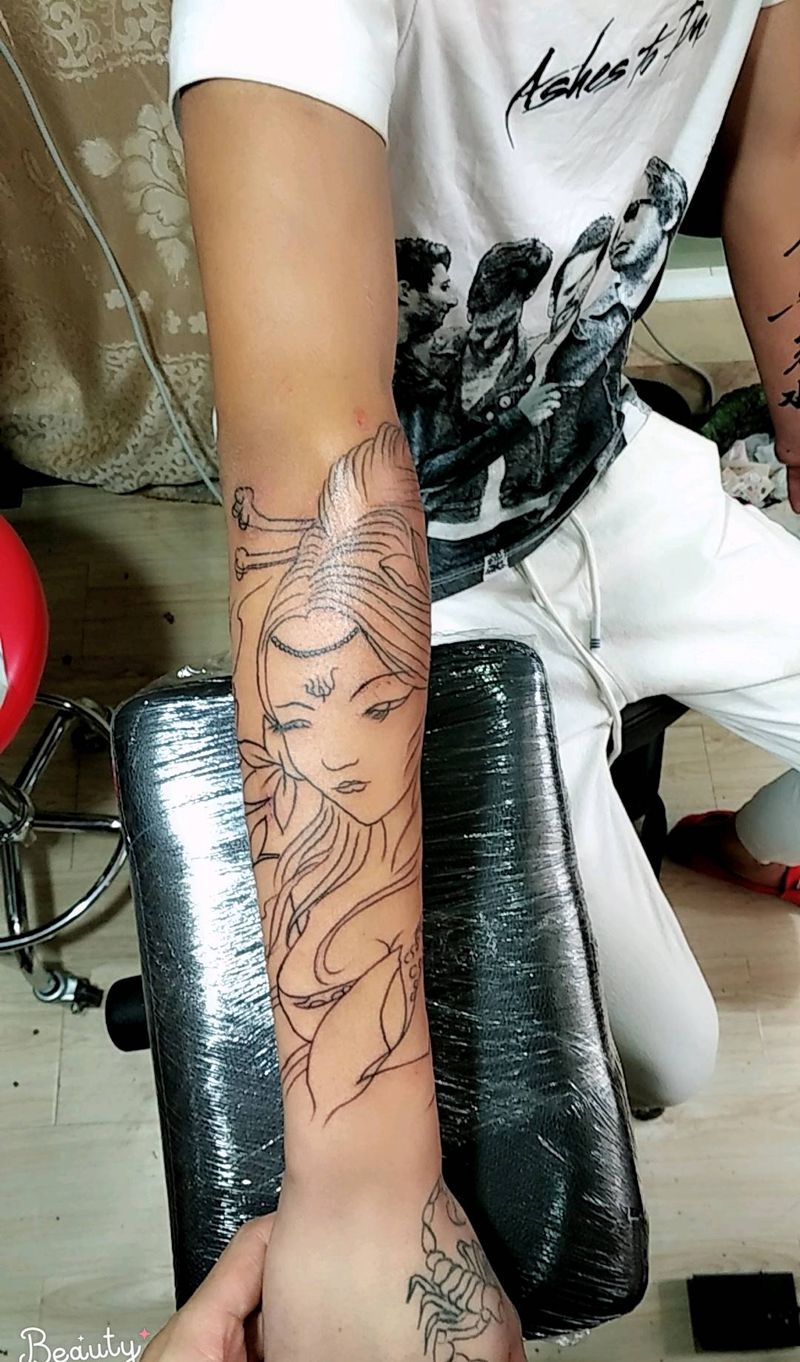 艺妓 线条纹身图片_手臂新传统纹身图案