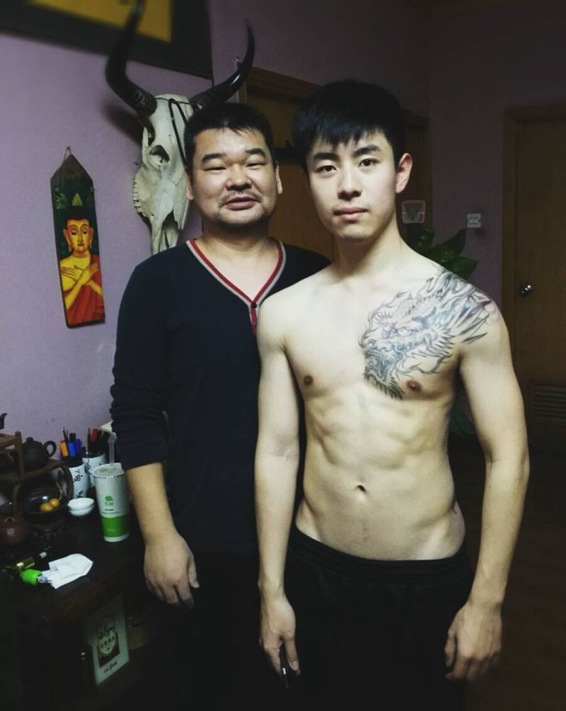 披肩龙纹身图片_肩部背部传统原创成品纹身图案