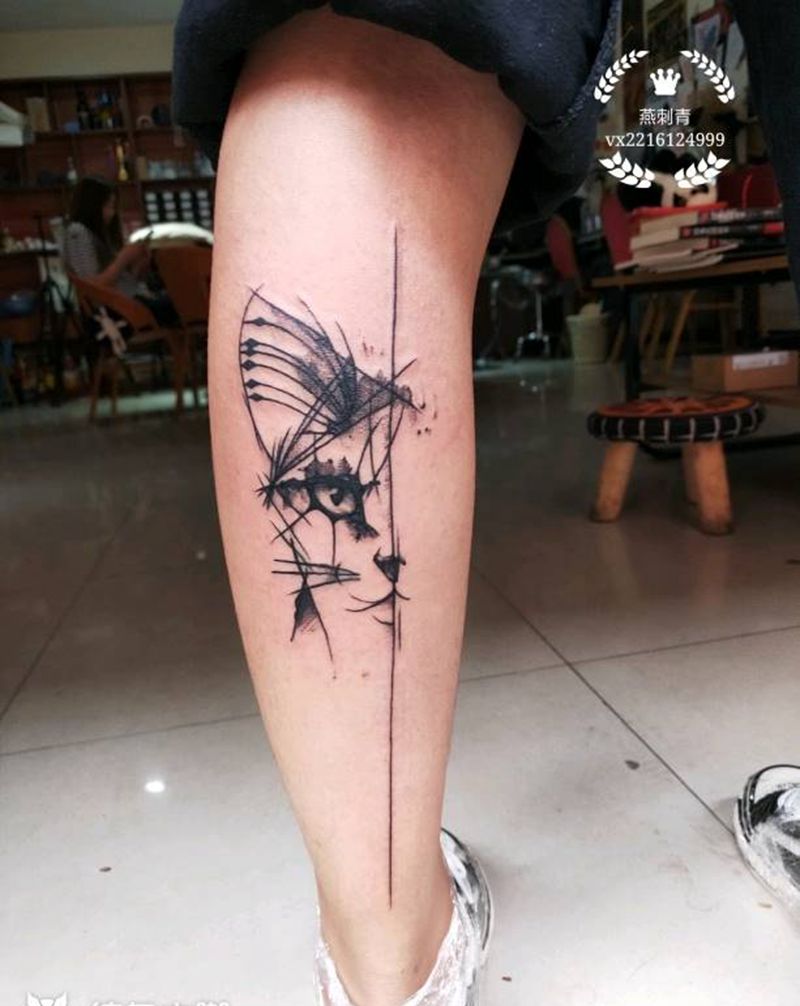 猫咪纹身图片_手部几何水墨纹身图案