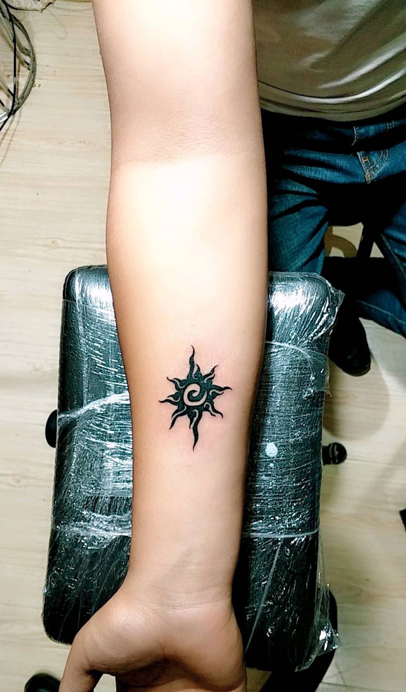 手臂 太阳 图腾纹身图片_手臂传统图腾原创成品纹身图案