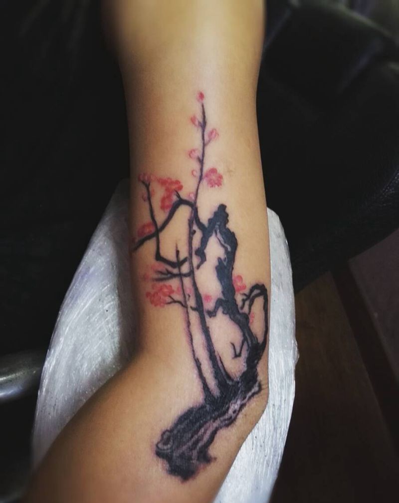 梅花纹身图片_手臂国画植物成品纹身图案
