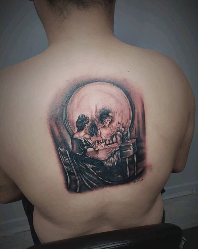 骷髅，镜中画纹身图片_背部欧美写实纹身图案