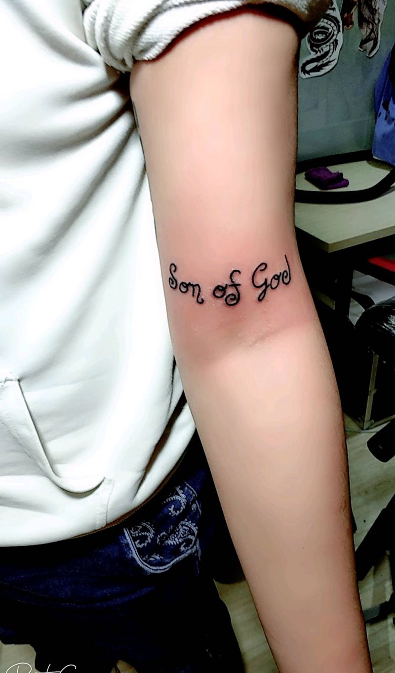 手指 小图纹身图片_手臂手部图腾新传统纹身图案