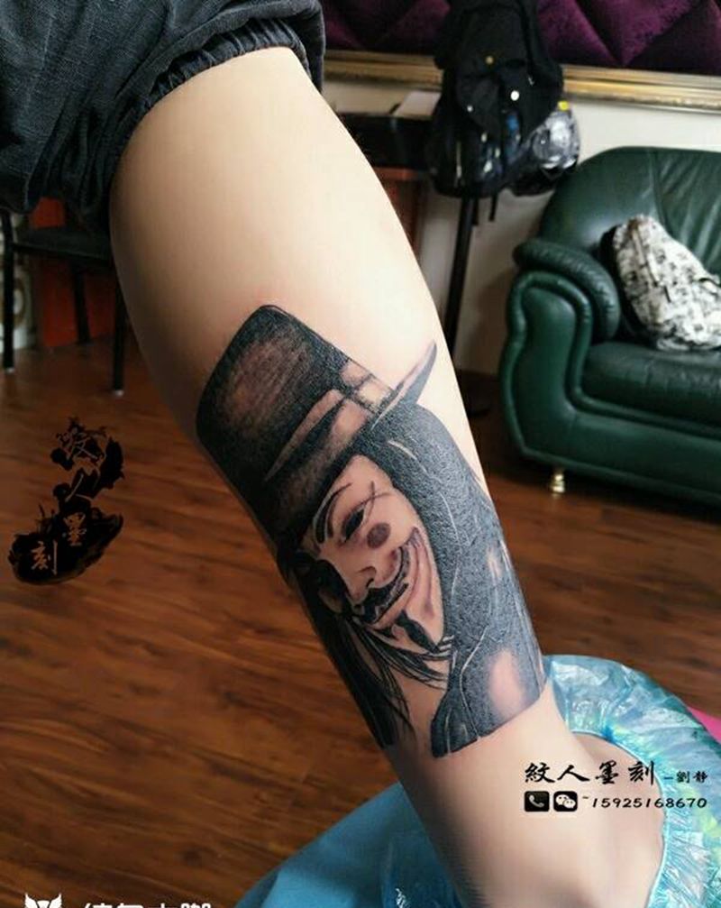 V杀纹身图片_腿部人物遮盖昆明云南纹人墨刻成品纹身图案