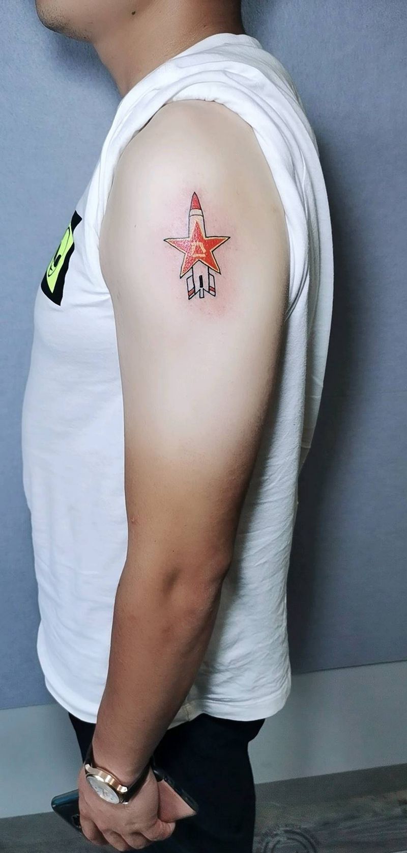 火箭军   标志纹身图片_手臂点刺纹身图案