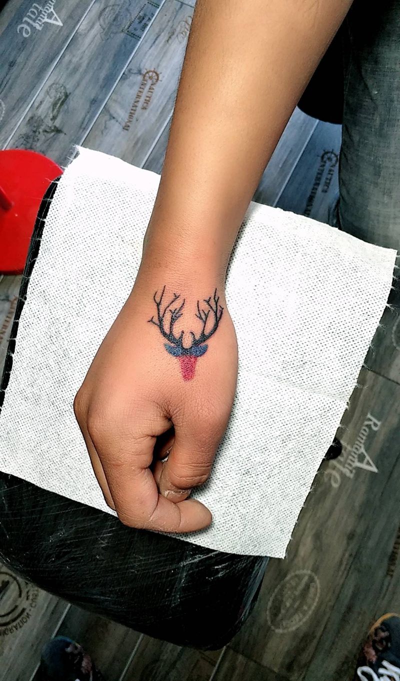 小图纹身图片_手臂腿部几何点刺纹身图案