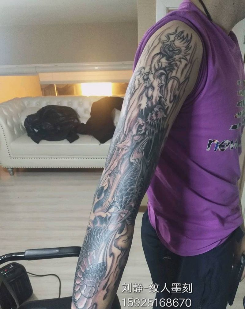 龙臂纹身图片_手臂手部传统动物昆明云南纹人墨刻成品纹身图案