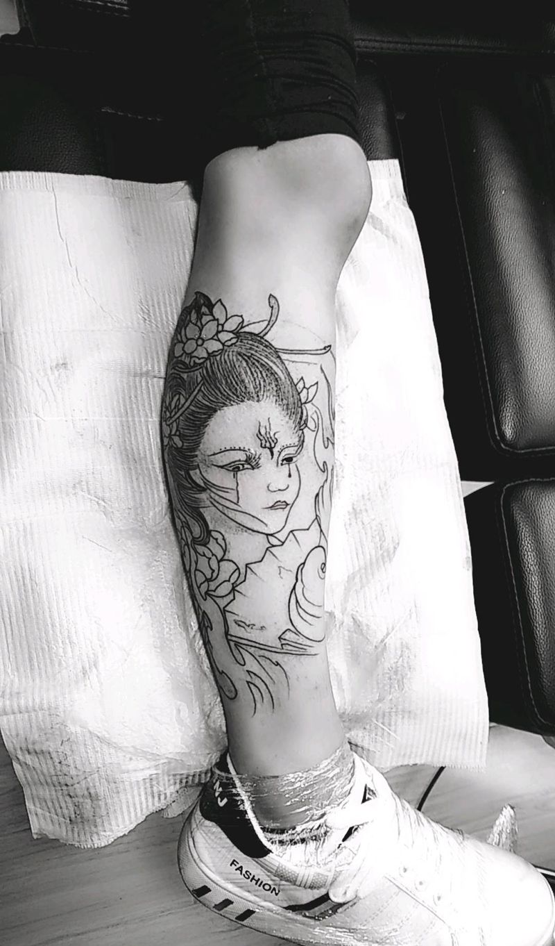 艺妓纹身图片_腿部纹身图案