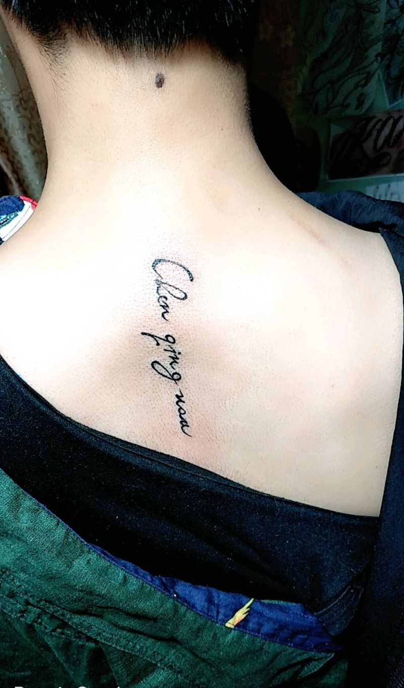 小图纹身图片_手部新传统点刺纹身图案