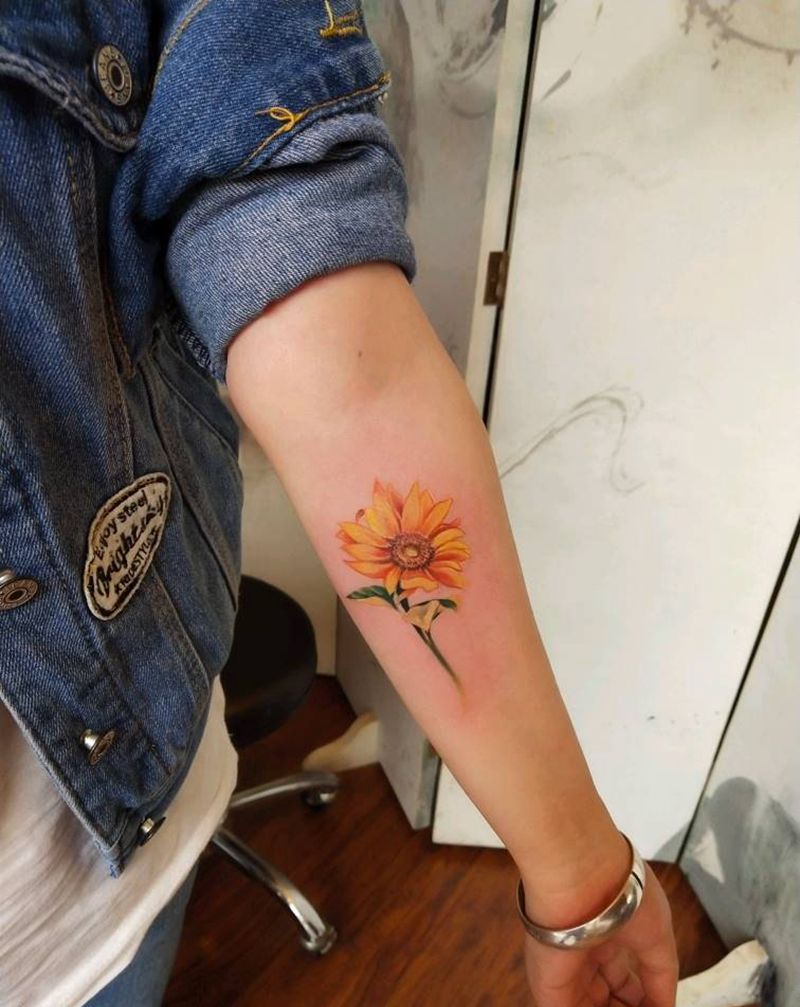 向日葵完工了纹身图片_手臂水彩纹身图案