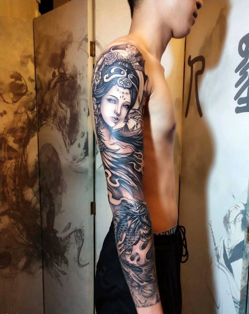 花臂纹身图片_手臂新传统黑灰花臂修复修改纹身图案