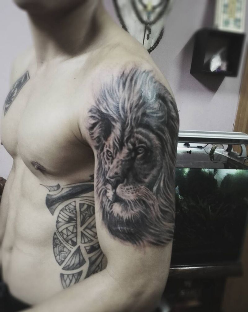 百战雄狮纹身图片_肩部欧美动物原创成品纹身图案