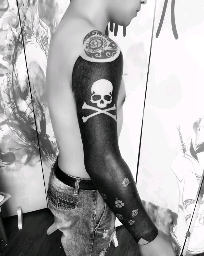 黑臂纹身图片_手臂传统原创昆明云南纹人墨刻修改成品纹身图案