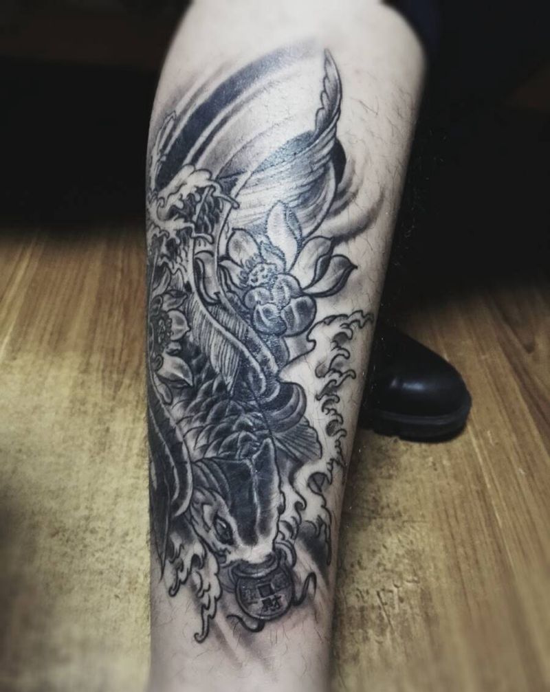 鱼，招财鱼纹身图片_腿部传统动物成品纹身图案
