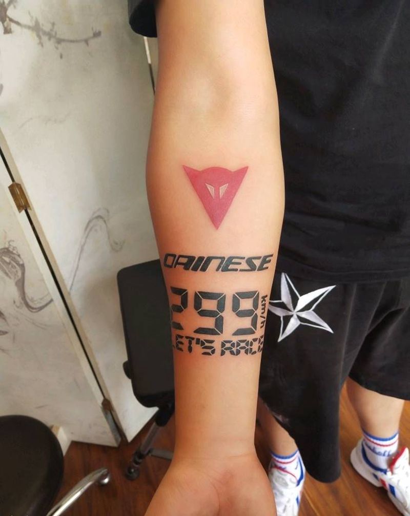 速度纹身图片_手臂图腾标志纹身图案