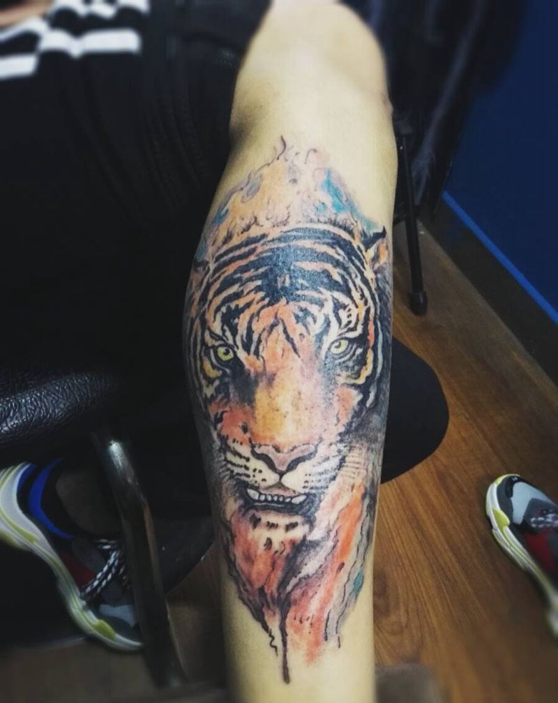 老虎纹身图片_腿部国画动物成品纹身图案