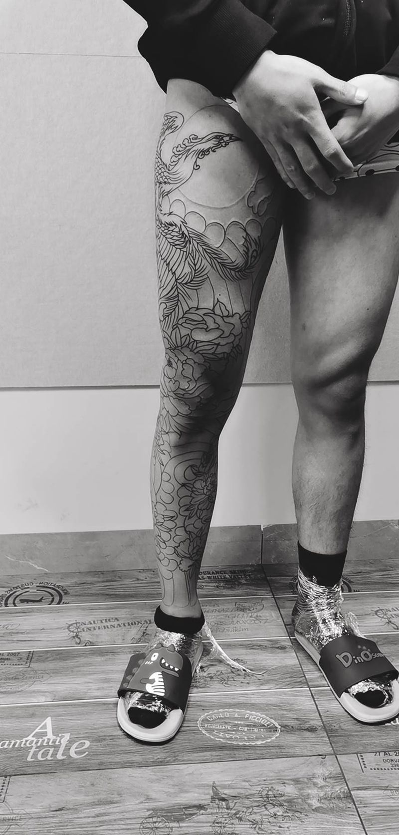 凤凰 花腿  线条纹身图片_腿部新传统纹身图案