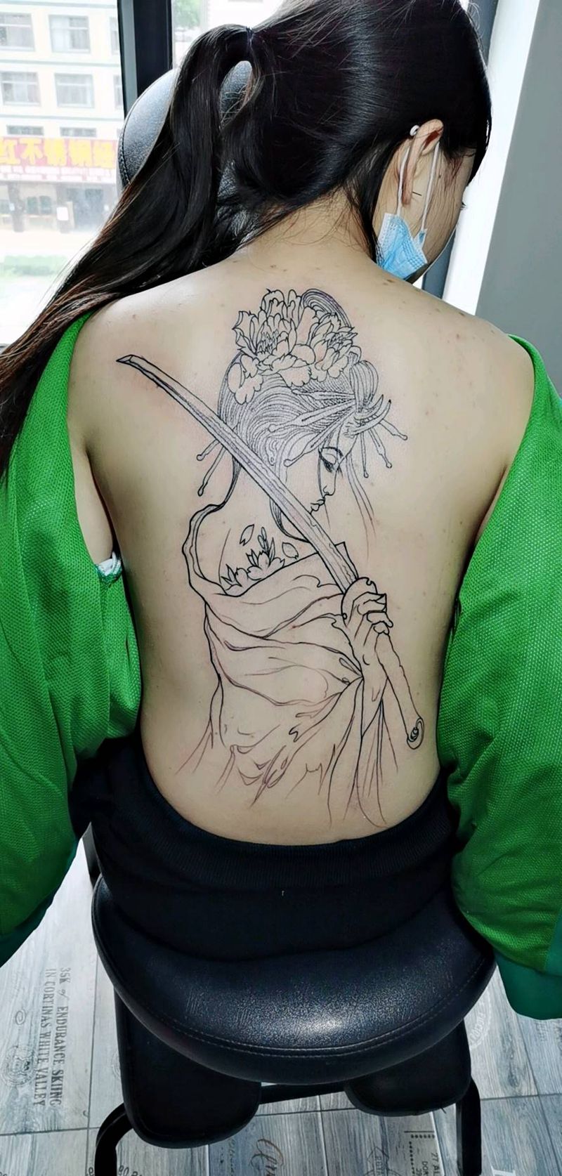 艺妓  线条纹身图片_背部纹身图案