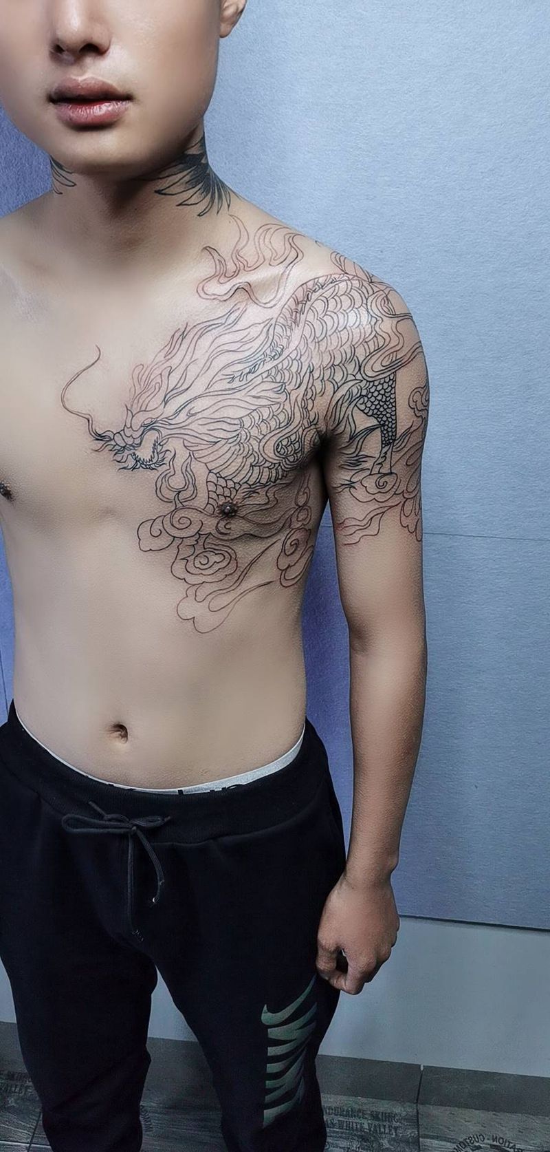 麒麟  线条纹身图片_胸部纹身图案