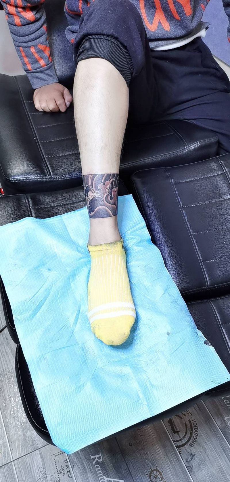 腿环纹身图片_腿部纹身图案