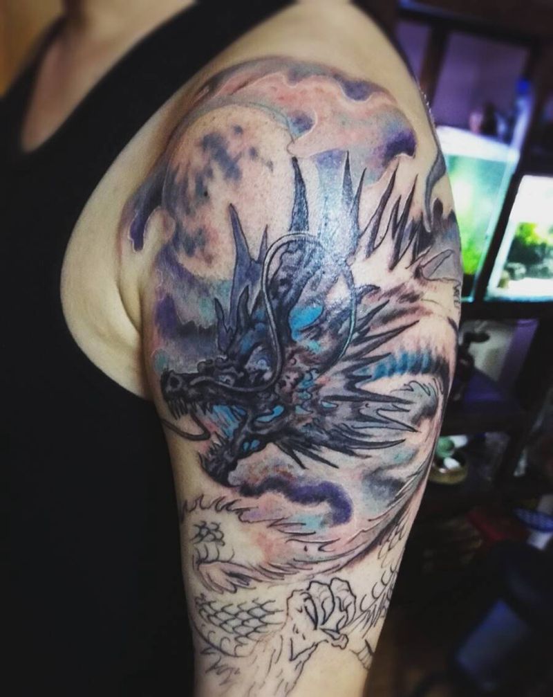 月影狂龙纹身图片_肩部欧美动物成品纹身图案