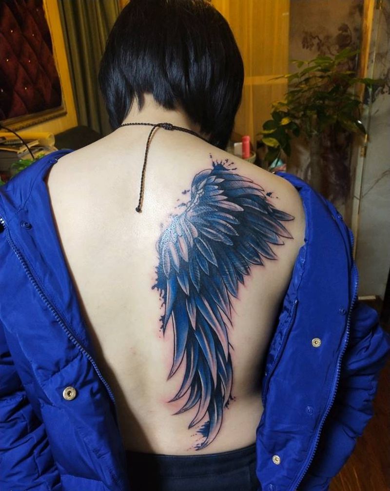 原创翅膀纹身图片_背部彩色纹身图案