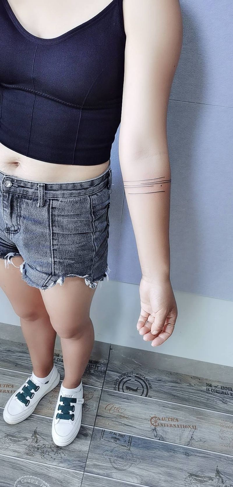 臂环   线纹身图片_手臂几何纹身图案