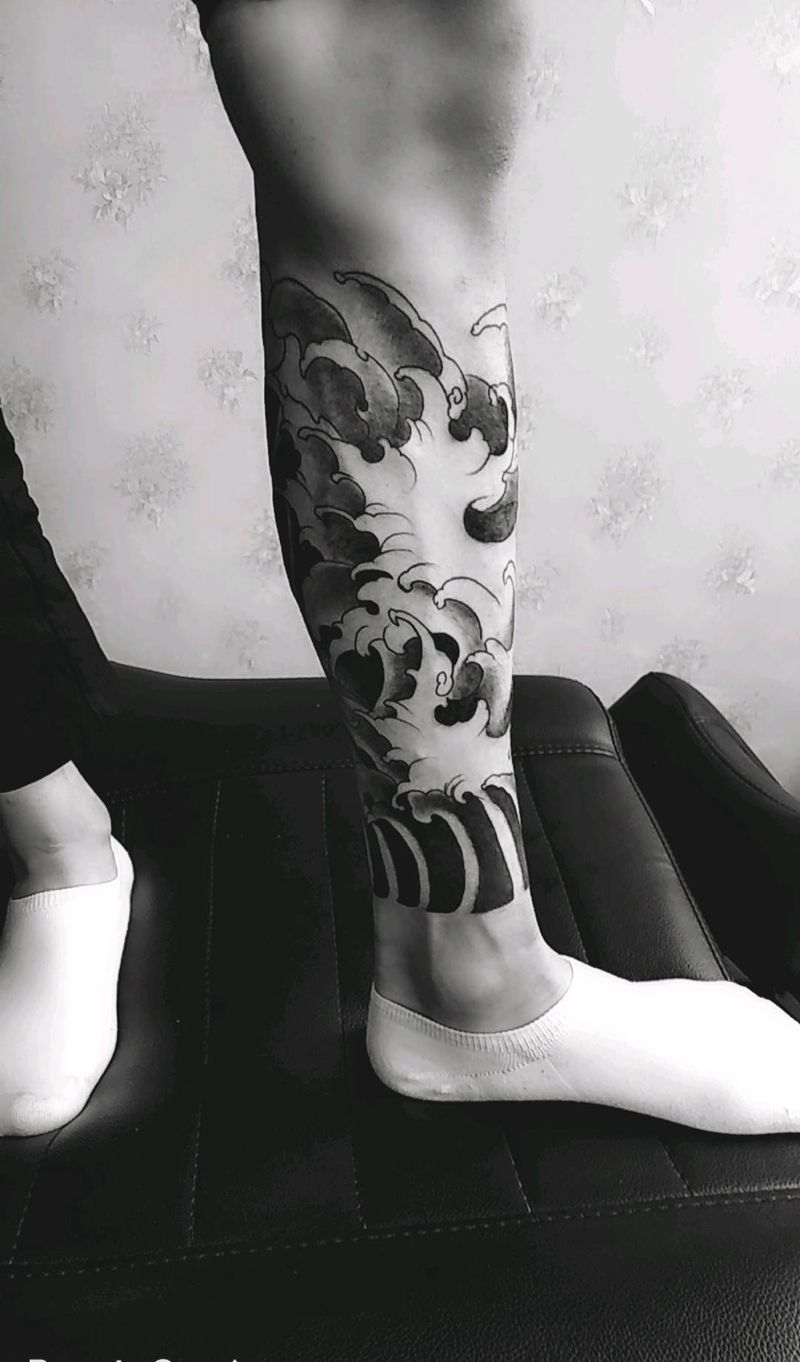 浪花 般若纹身图片_腿部新传统纹身图案
