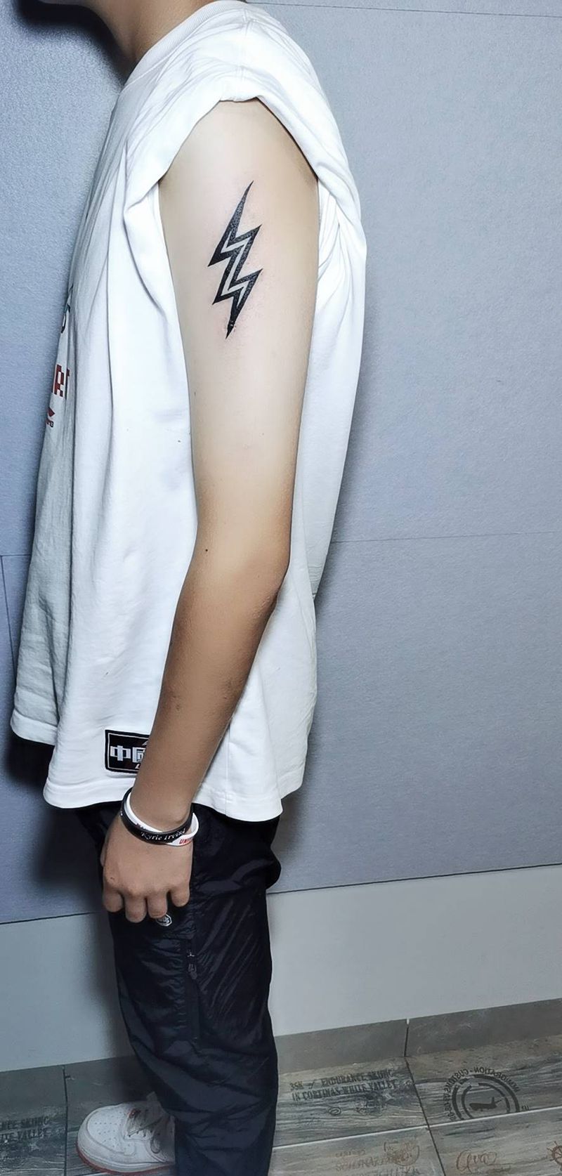 ⚡️纹身图片_手臂点刺纹身图案