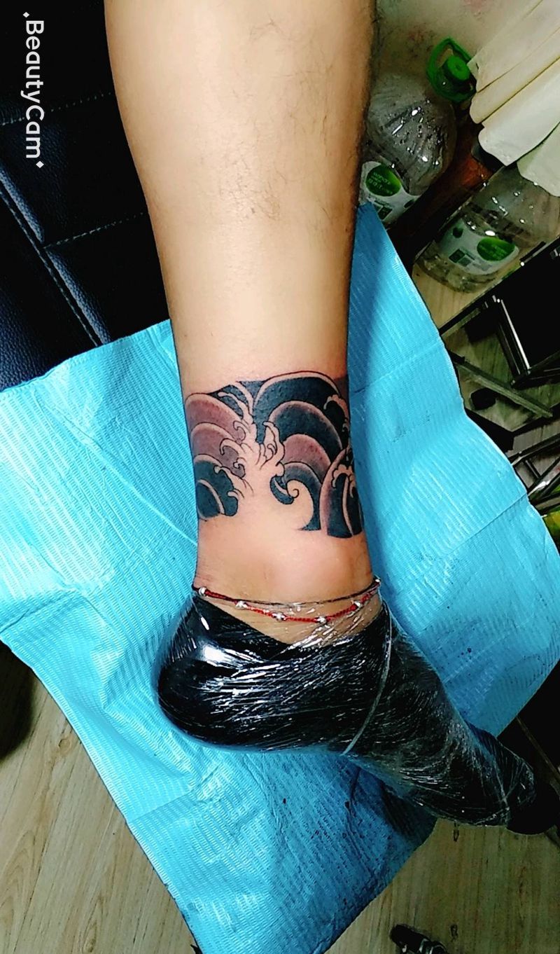 脚环纹身图片_脚部新传统点刺纹身图案
