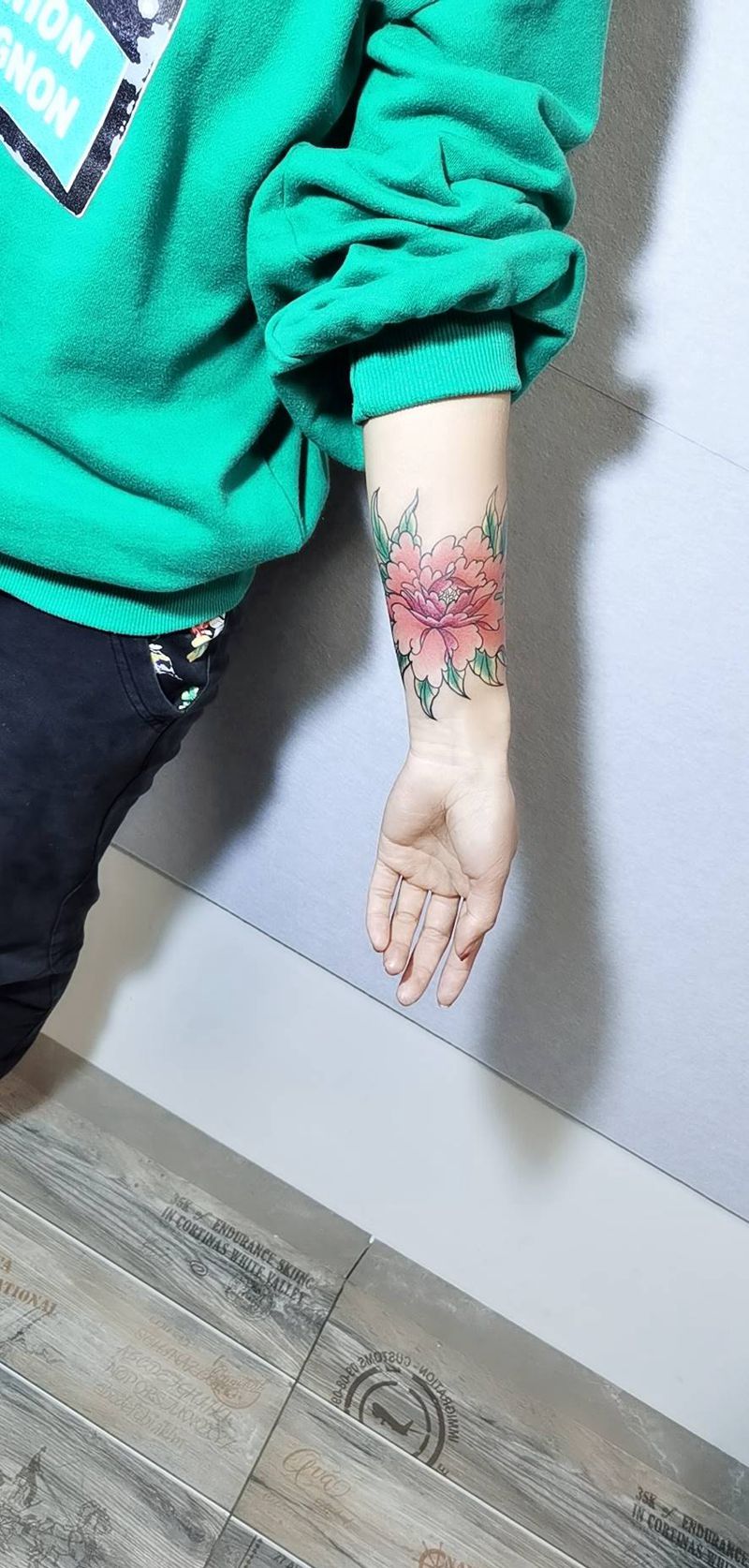 牡丹纹身图片_手臂水彩纹身图案