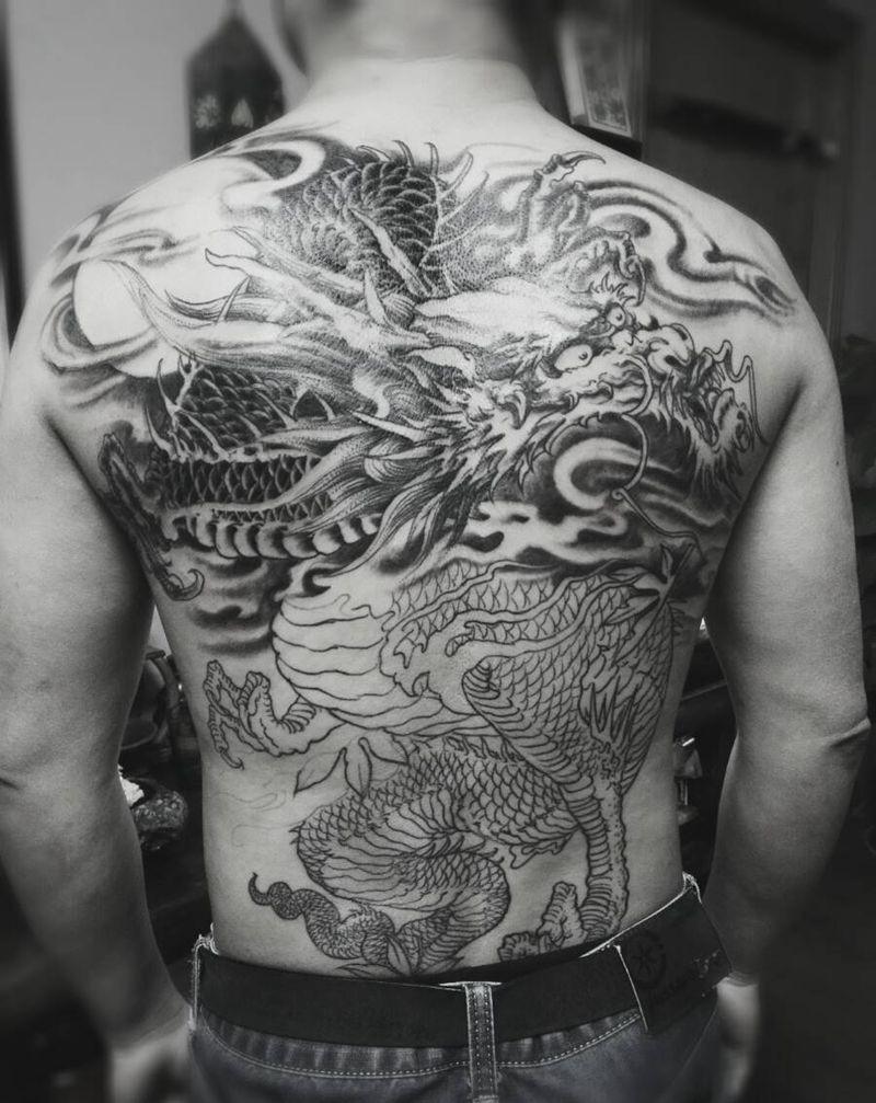 飞龙在天纹身图片_背部传统动物原创成品纹身图案
