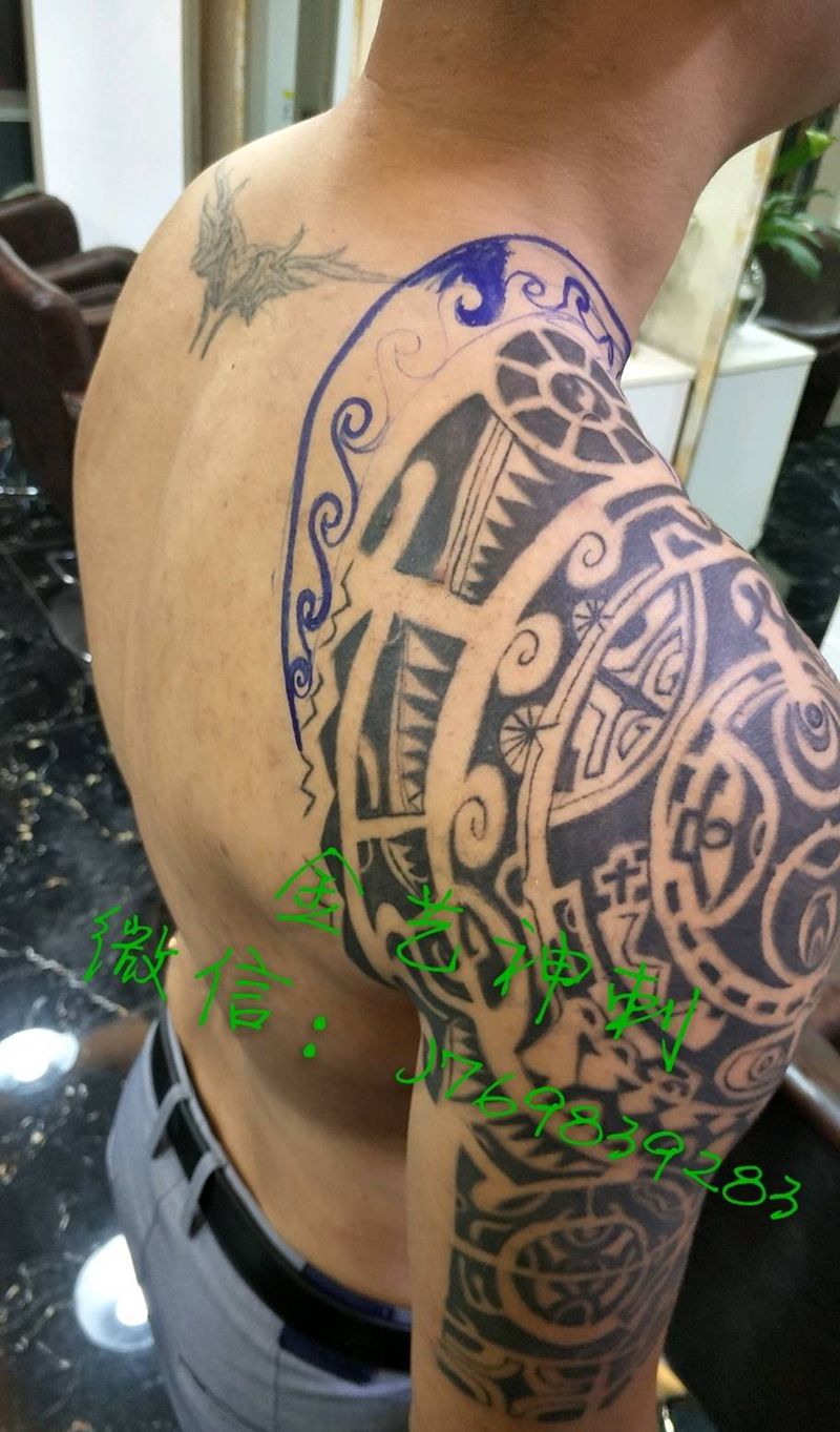 半甲图腾纹身图片_肩部胸部传统图腾成品纹身图案