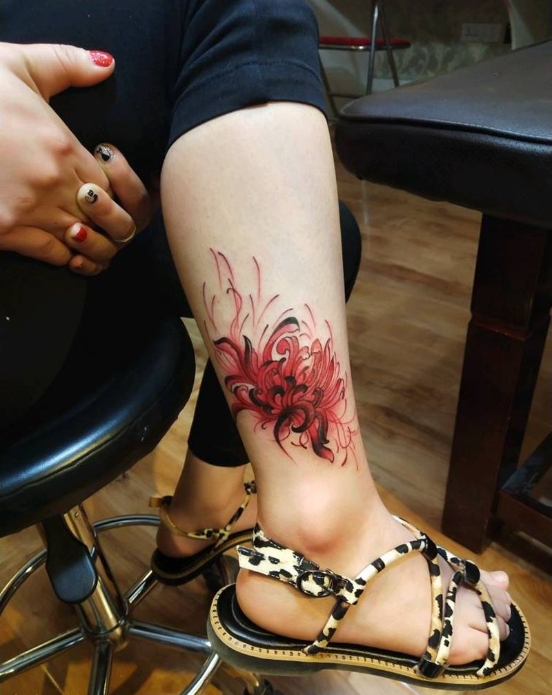 彼岸花纹身图片_腿部水墨遮盖纹身图案