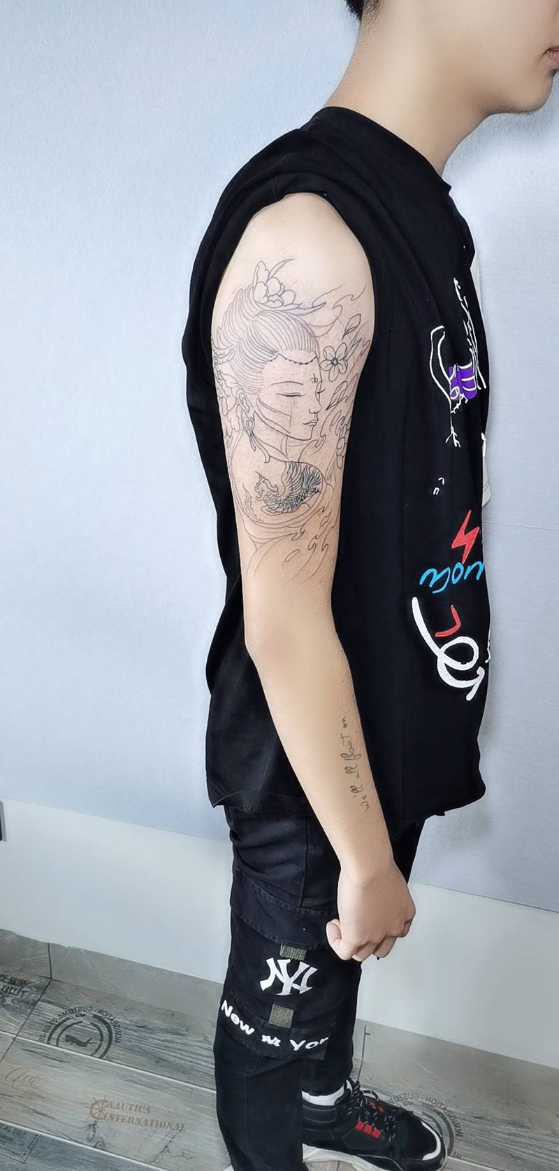 艺妓 线条纹身图片_手臂纹身图案