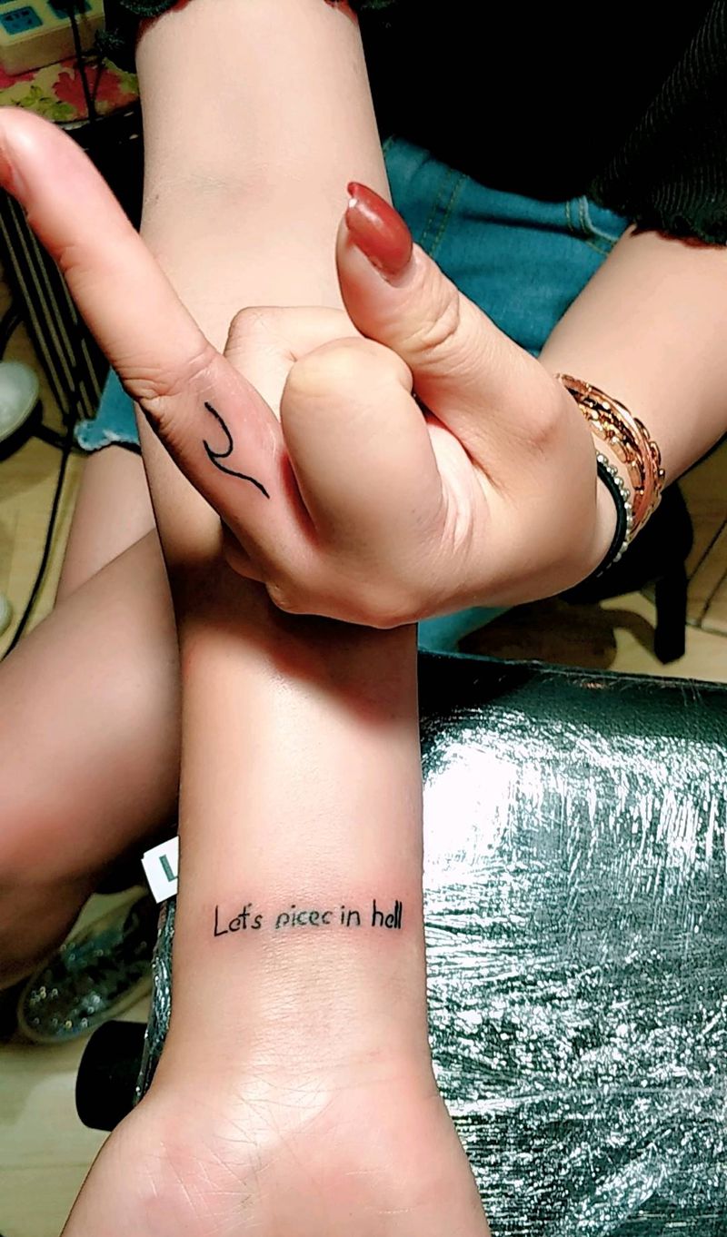 手指 纹身纹身图片_手部清新原创成品纹身图案