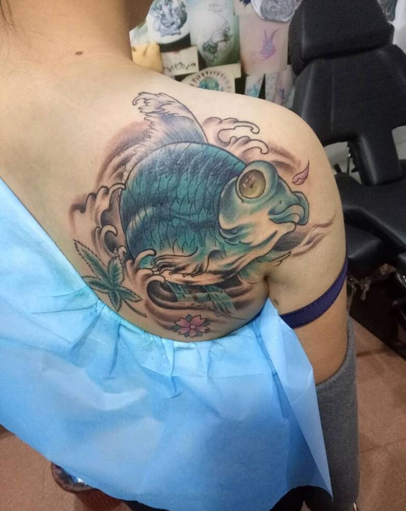 金鱼盖图纹身图片_背部传统动物金鱼成品纹身图案