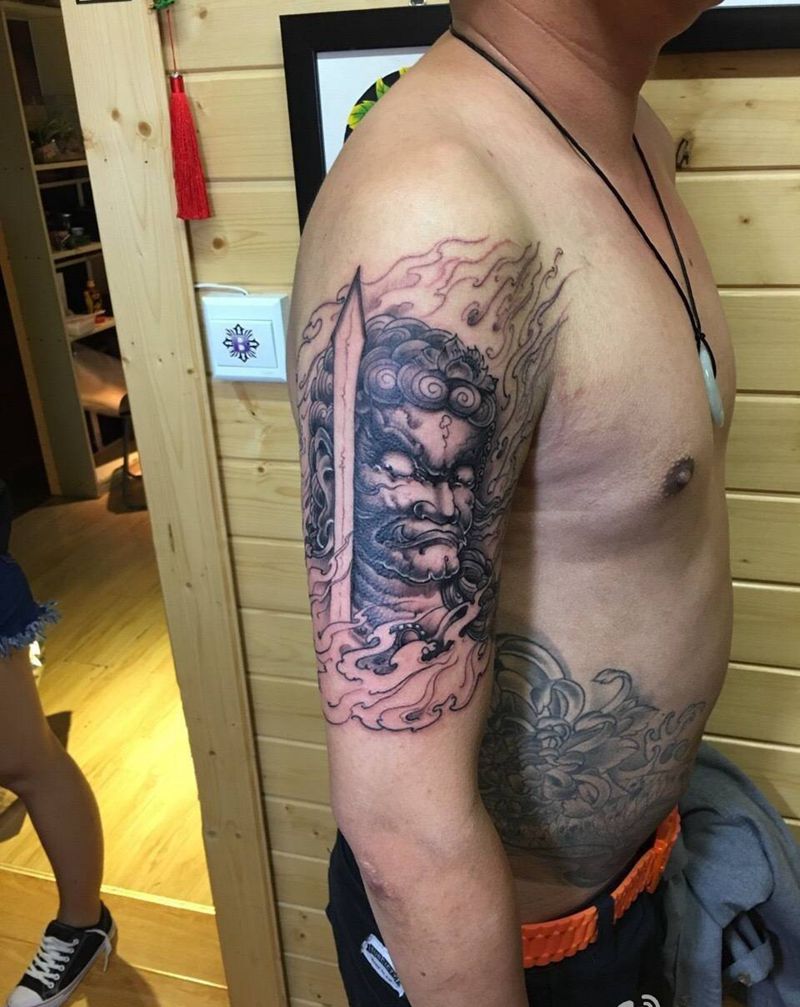 新传统不动明王纹身图片