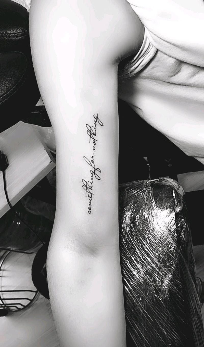 字母纹身图片_手臂新传统纹身图案