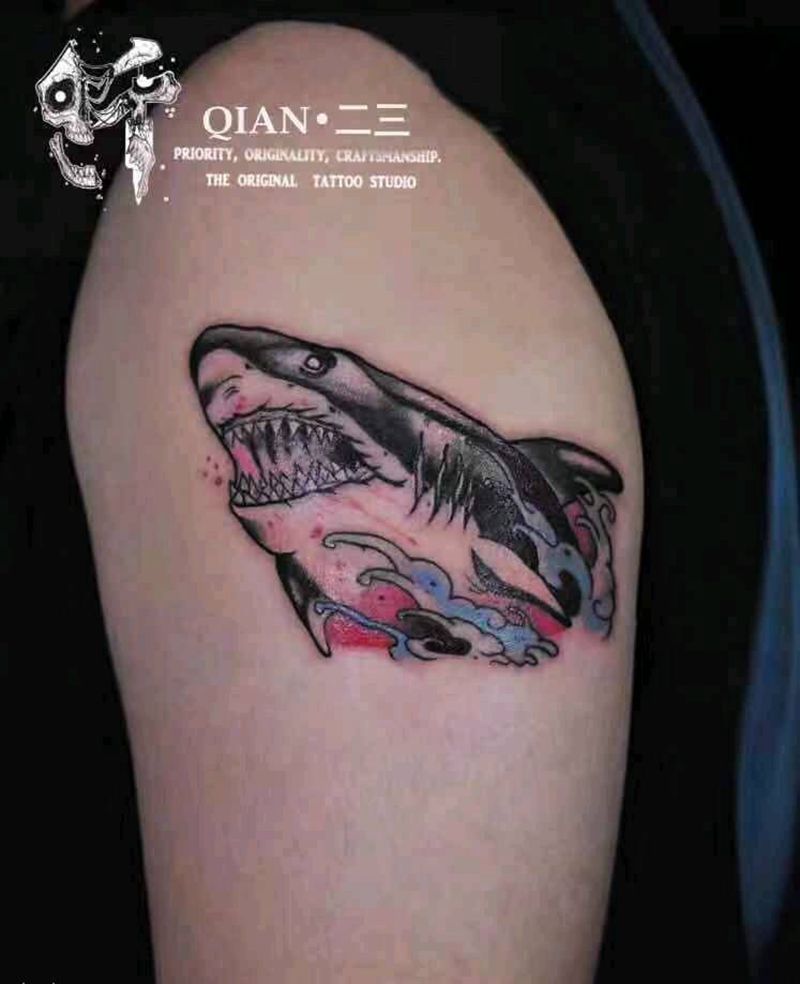 old school鲨鱼纹身图片_手部腿部Old School纹身图案