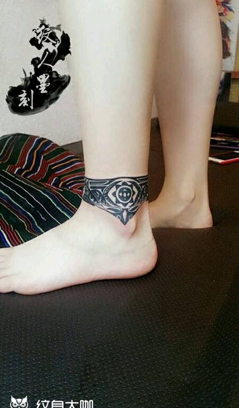 脚环纹身图片_脚部传统图腾原创昆明云南纹人墨刻成品纹身图案