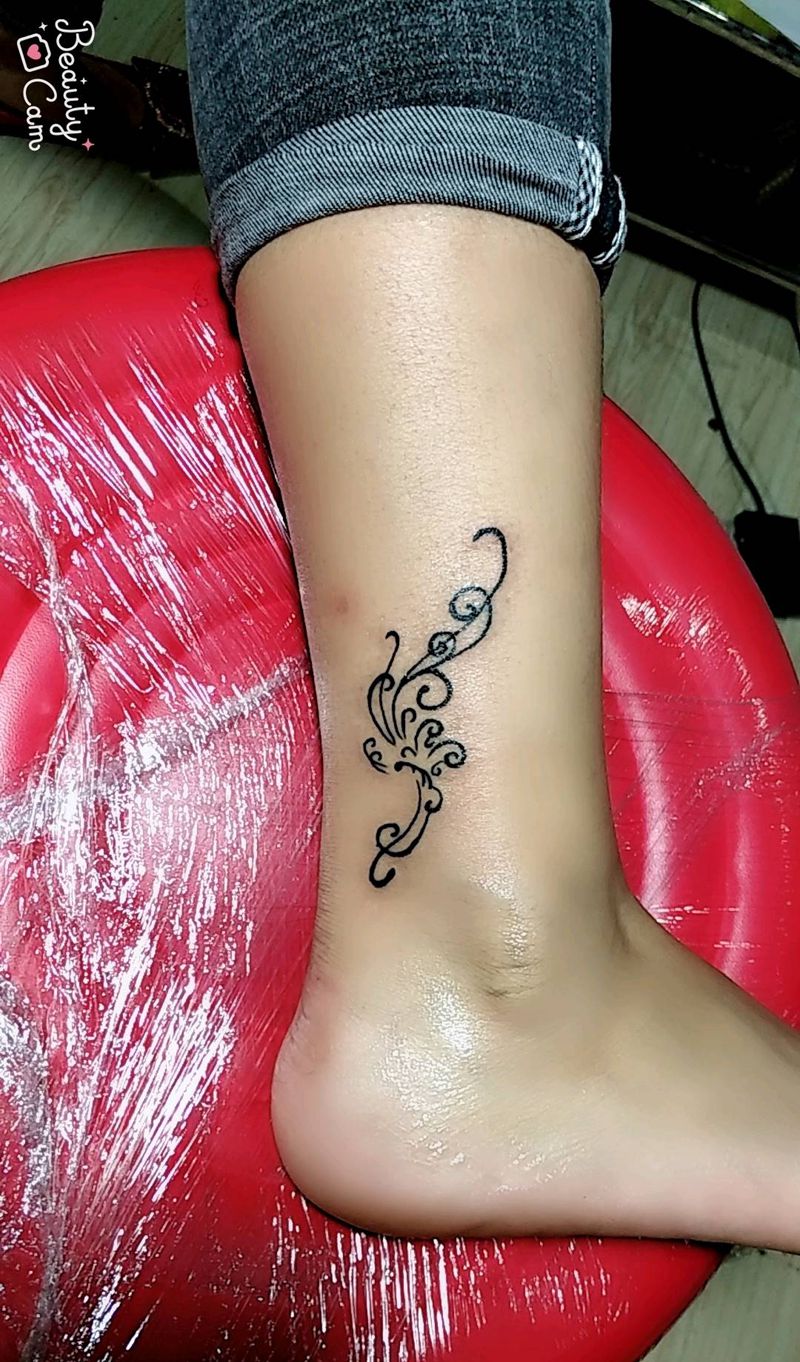 藤花纹身图片_脚部图腾新传统纹身图案