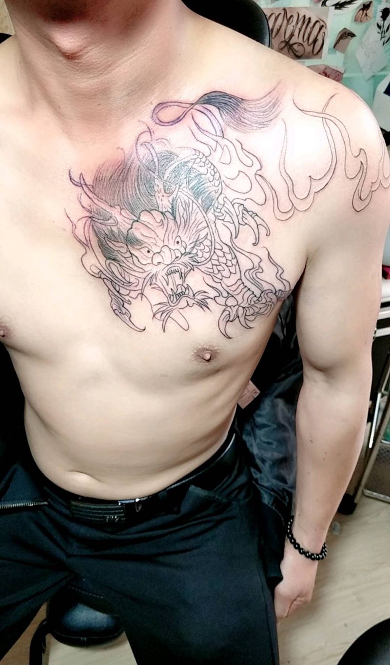 麒麟纹身图片_胸部纹身图案