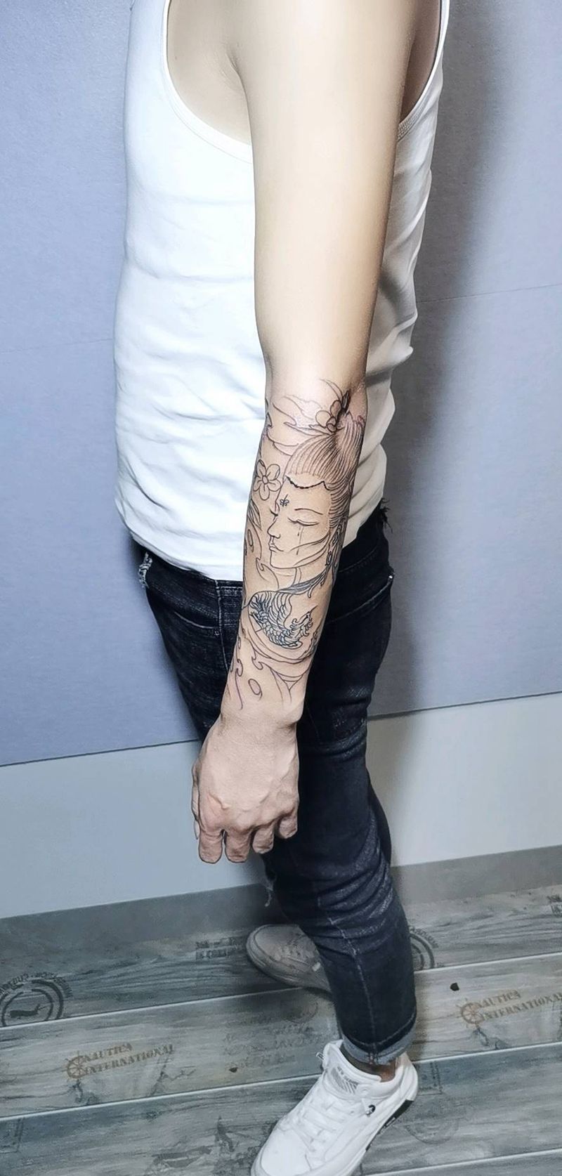 艺妓  线条纹身图片_手臂纹身图案